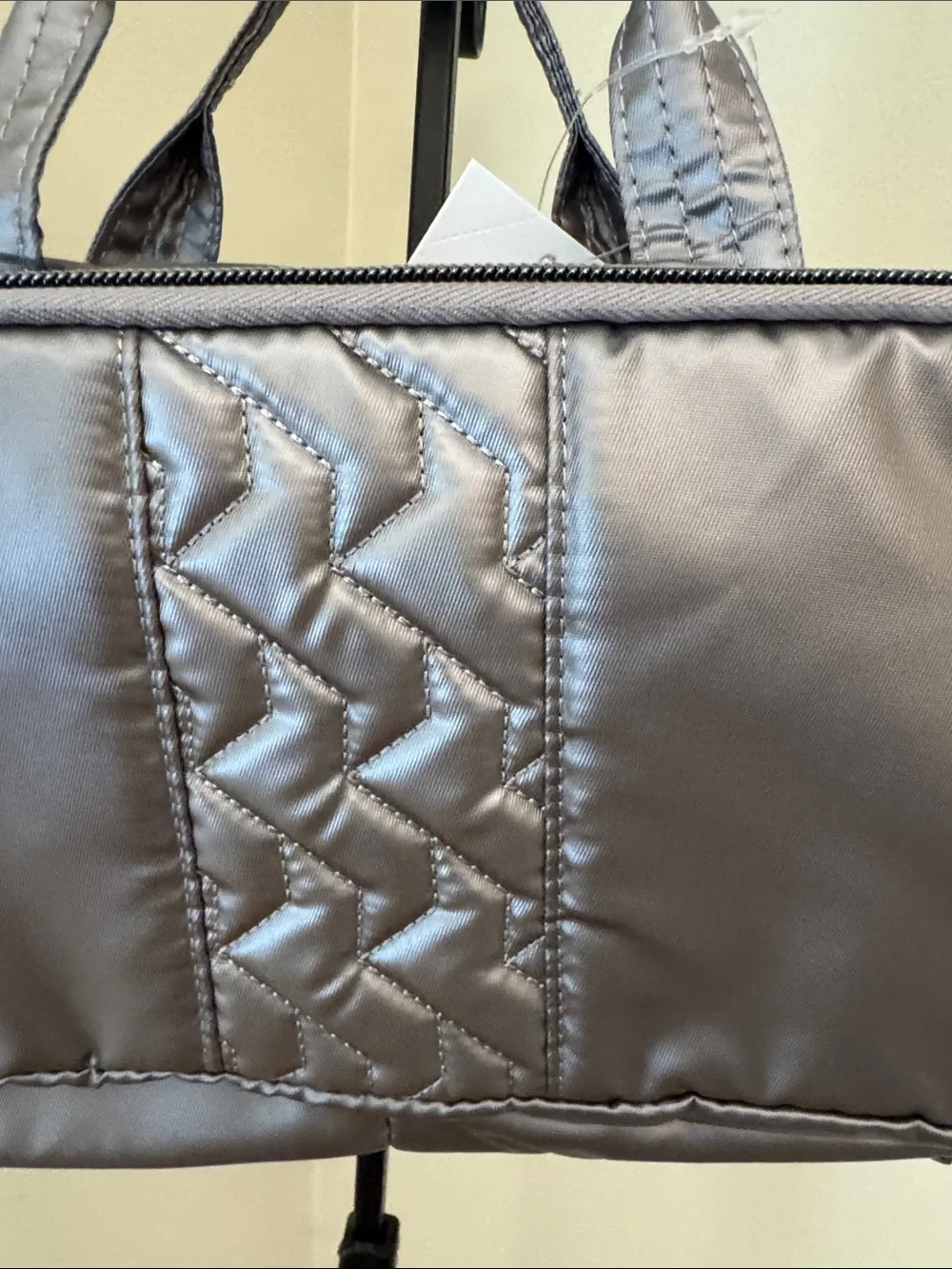 LUG Metallic Pearl Flatbed Slim Quilted Cosmetic carry case